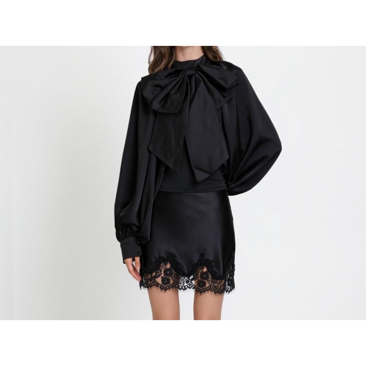 BLUSA NEGRA MOÑO SATIN