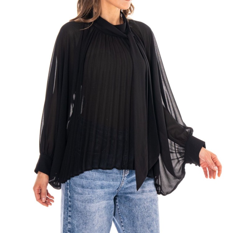 BLUSA NEGRA MESH TABLEADA