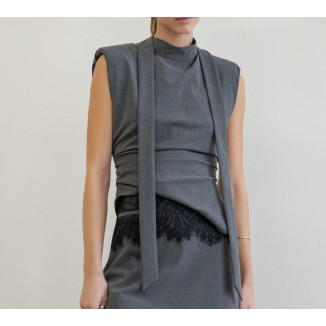 BLUSA PLISADA GRIS