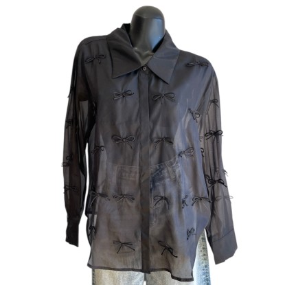 CAMISERA NEGRA MOÑOS