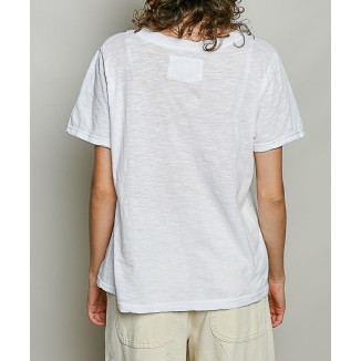 TSHIRT BLANCA CUELLO V APLIC