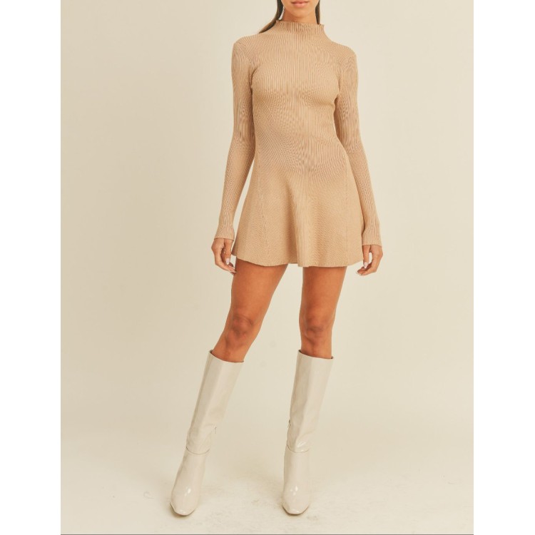 VESTIDO CORTO DE PUNTO BEIGE