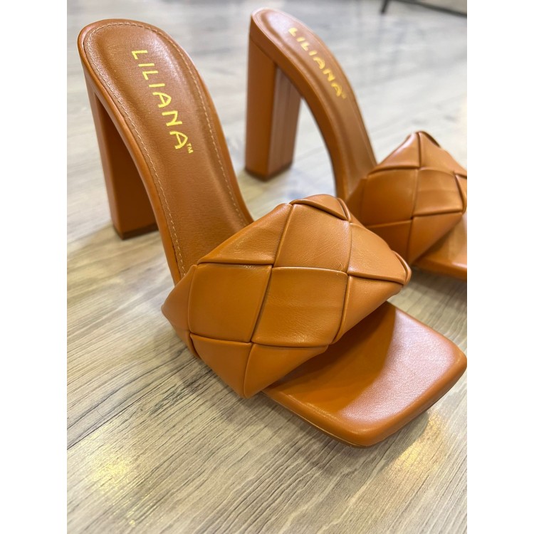 SANDALIA ZAPATILLA MIEL